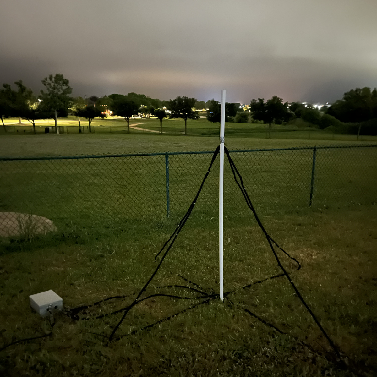 One of specialized receivers made to analyze low-frequency radio waves.