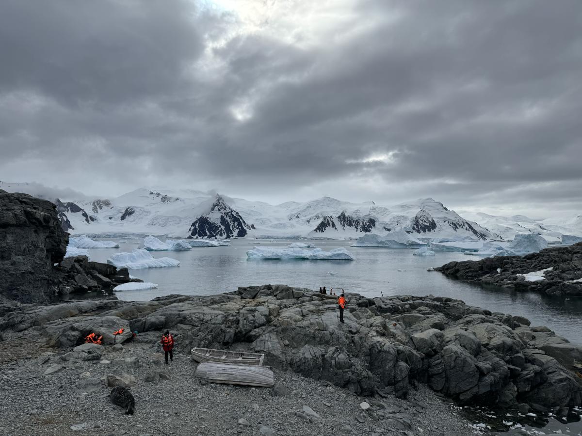 A picture Horseshoe Island loading pay in Antarctica