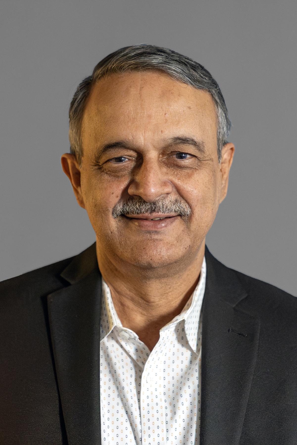 Deepak Divan headshot