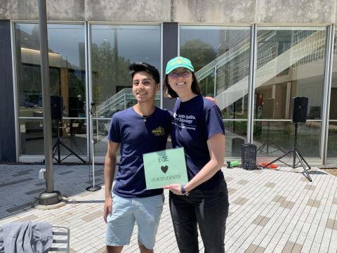 Anna Holcomb and Samay Chandna at the Pre-Finals Student Wellness Drop-In