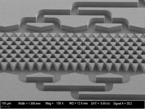 Microfluidic trap for catching cancer cell clusters