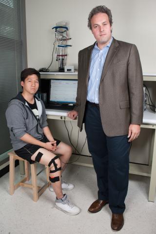 Prof. Omer Inan is developing knee listening device Prof. Omer Inan is developing knee listening device