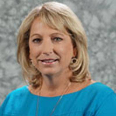 A picture of Linda Dillon smiling