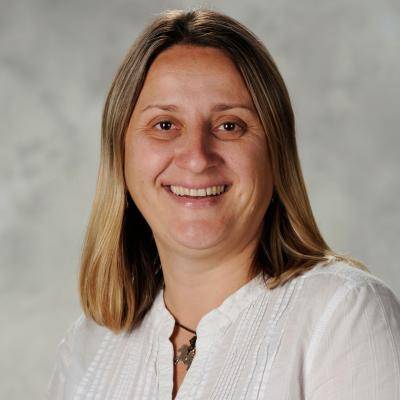 A picture of Daniela Staiculescu smiling